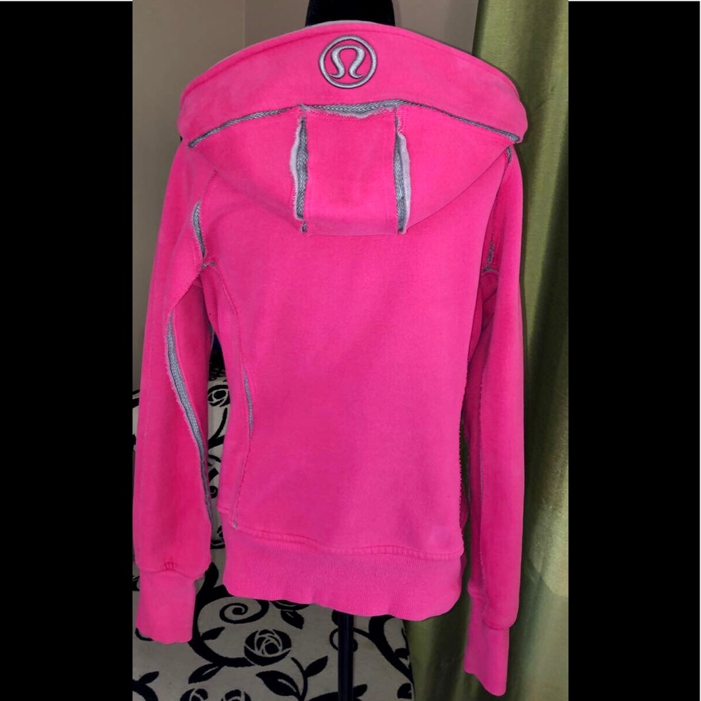 Lulu lemon jacket EUC - Picture 4 of 6